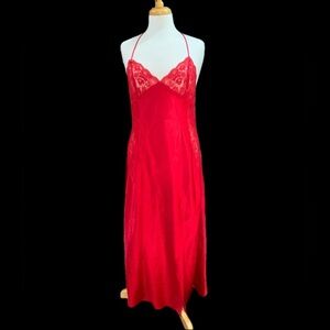 Vntg Y2K era red lace Frederick’s of Hollywood slip dress/nightie/lingerie